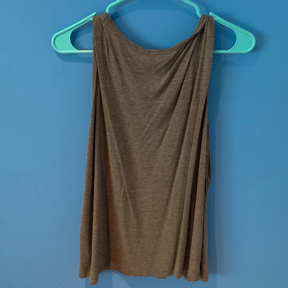 Women’s grey J.Crew tank top - Picture 2 of 3
